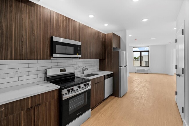 Building Photo - 50-52 Easton Ave