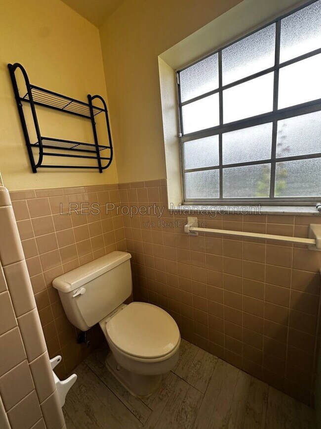 Building Photo - 2719 Merrie Oaks Rd
