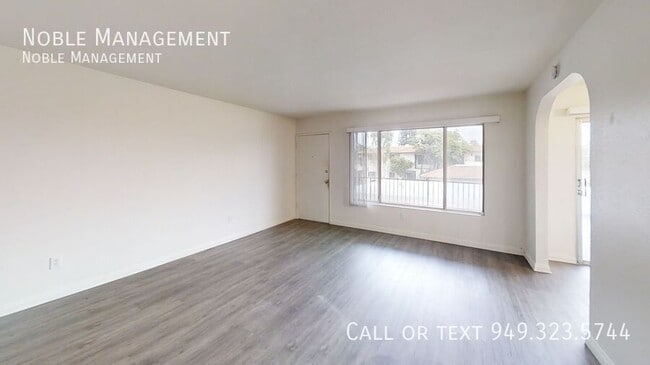 Building Photo - 2721 E Almond Ave