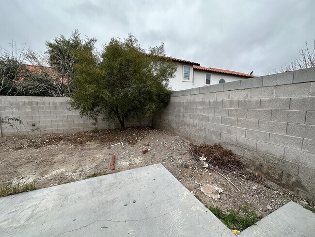 Building Photo - 8701 Emsdale Ct