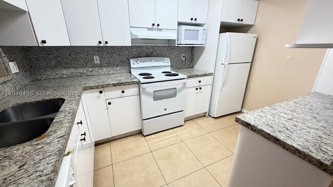 Building Photo - 8540 SW 149th Ave