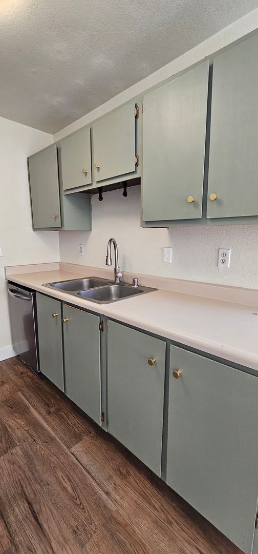 Building Photo - CLEARACRE GARDENS – 1 Bed / 1 Bath Condo for Rent (700 Sq Ft)