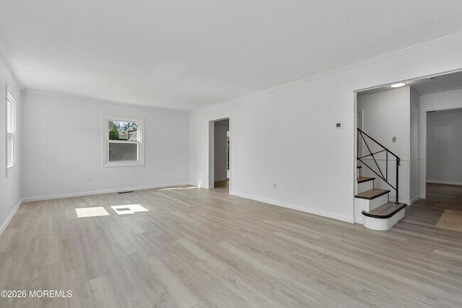 Building Photo - 8 Holton Ln