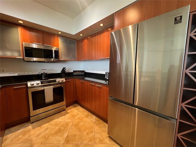 Building Photo - 16699 Collins Ave