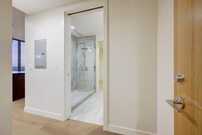 Building Photo - 44 East Ave