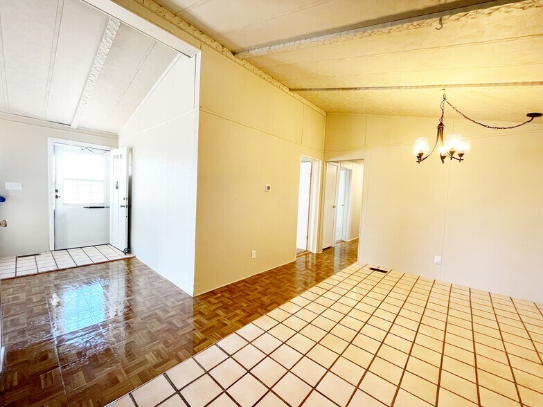 Large Dining Area - 3512 Welchester Dr