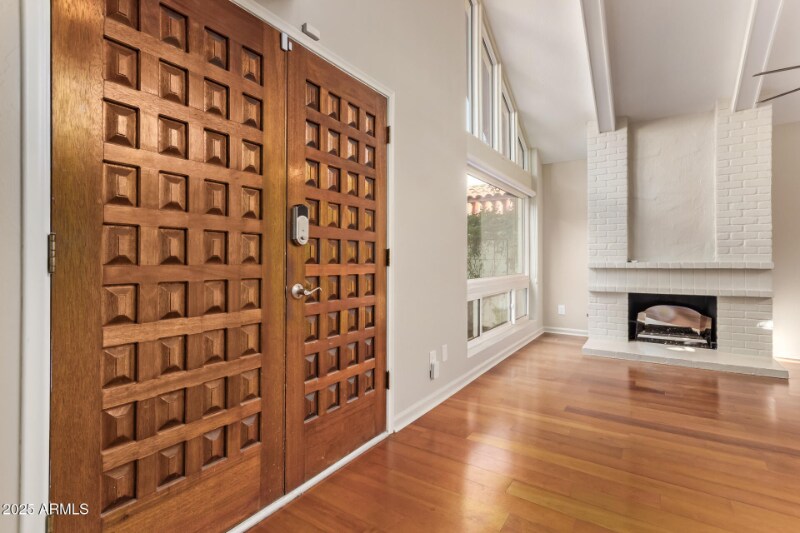 Building Photo - 5730 N Scottsdale Rd