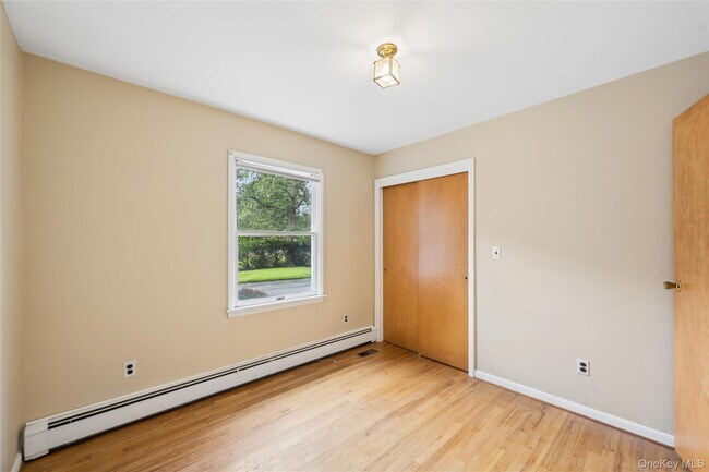 Building Photo - 23 Argonne Rd W