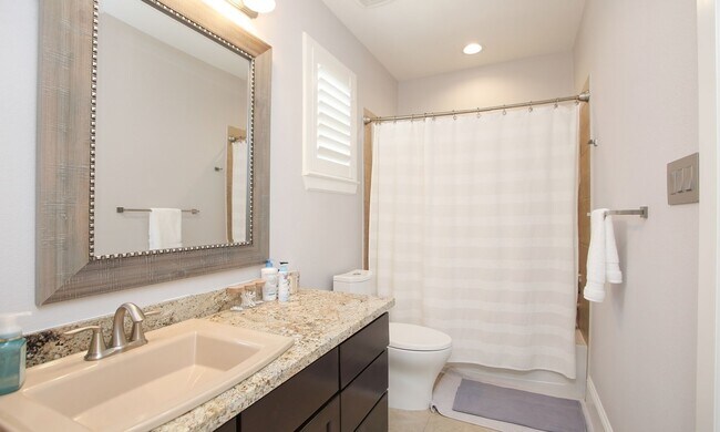 Building Photo - 15 E Breezy Way