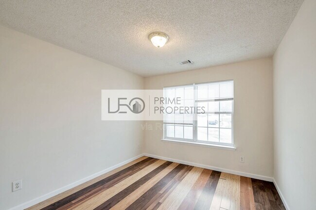 Building Photo - 950 Parkway Rd