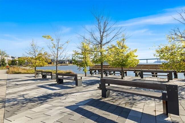 Building Photo - 4 Lighthouse Lndg