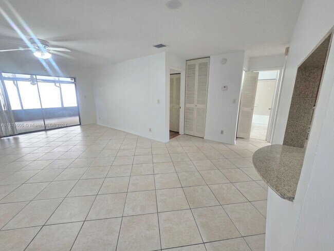 Building Photo - 11588 SW 112th Ave