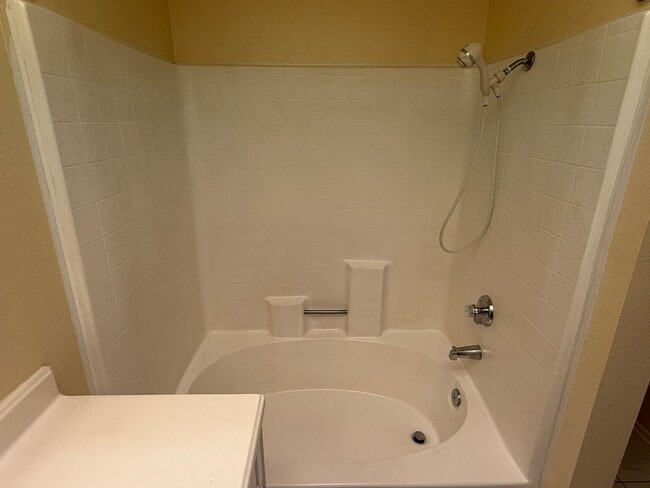 Building Photo - Beautiful Two Bedroom Townhome in San Luis Rey