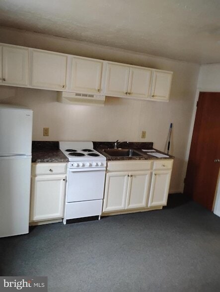 Building Photo - 268 Wilkes St