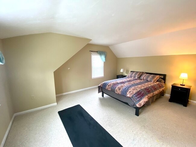 Building Photo - 24 Arbor Dr