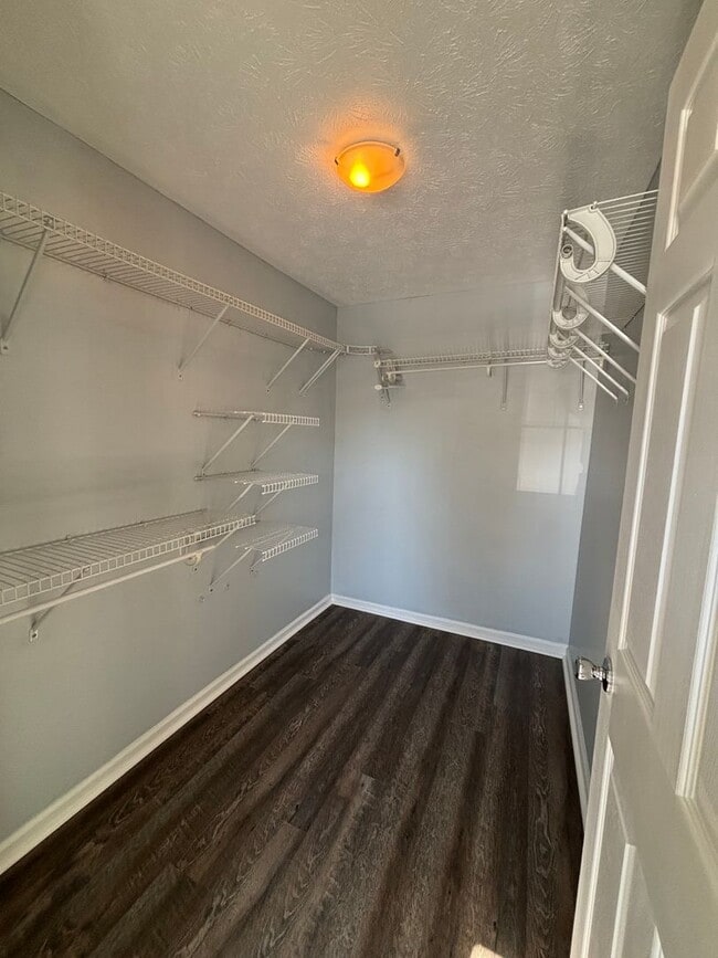 Building Photo - 119 Sterling Ct