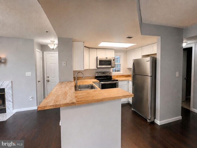 Building Photo - 14113 Bowsprit Ln