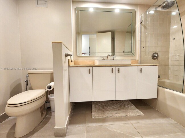 Building Photo - 2751 S Ocean Dr