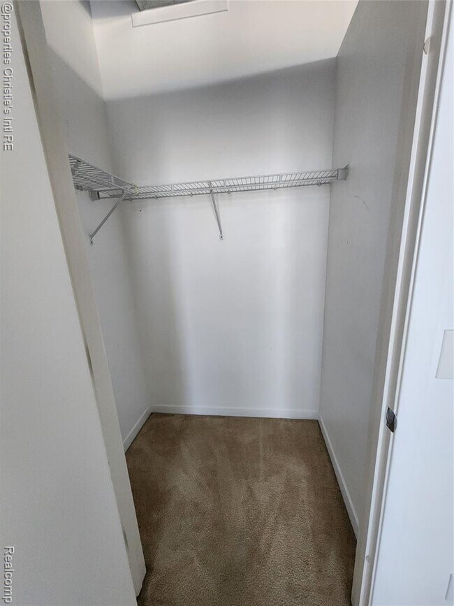 Building Photo - 66 Winder St