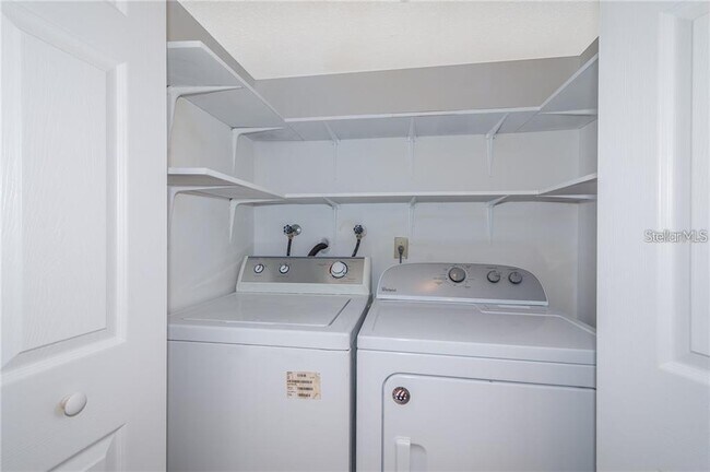 Building Photo - 8413 Shady Glen Dr