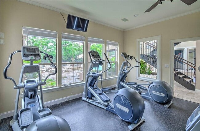 Building Photo - Large 1-Bedroom at the Montevista Condominiums!