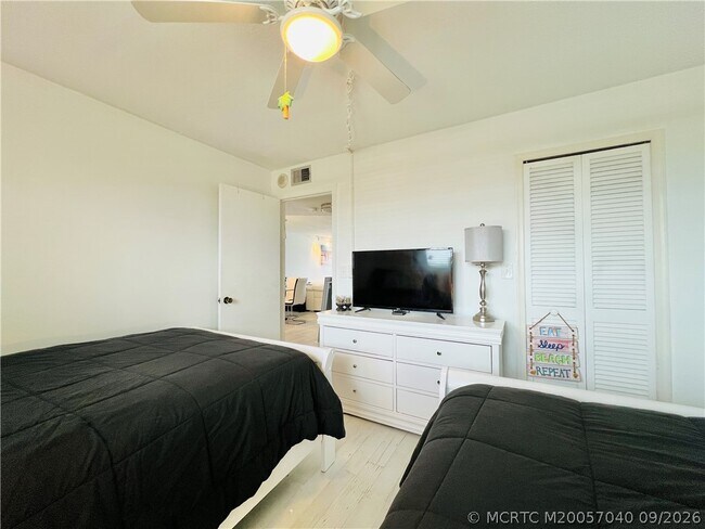 Building Photo - 9400 S Ocean Dr