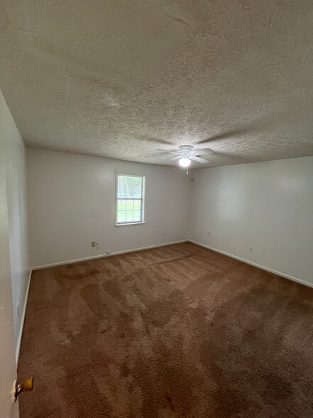Building Photo - 108A Jay Ln