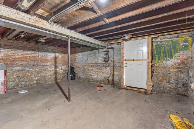 Building Photo - 7144 S Wentworth Ave