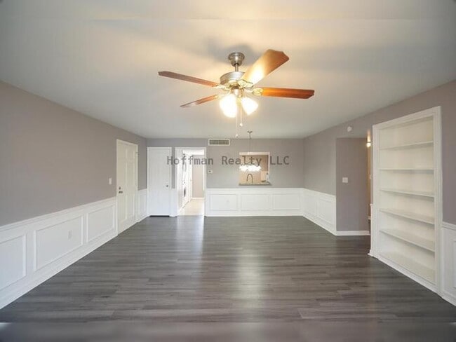 Building Photo - Lakefront Condo in Carrollwood!