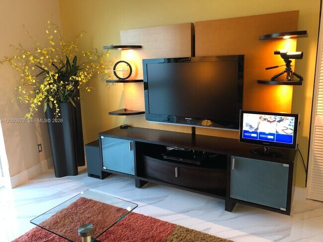 Building Photo - 325 S Biscayne Blvd