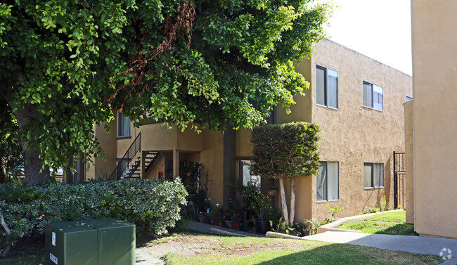 Brooks Apartments - 430 Brooks St Oceanside CA 92054 | Apartment Finder