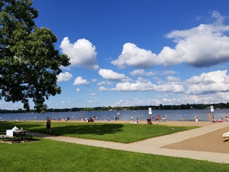 Building Photo - 220 Leighton Dr