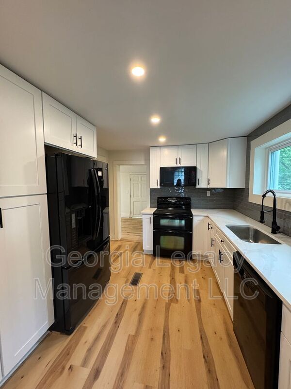 Building Photo - 185 S Rocksprings St