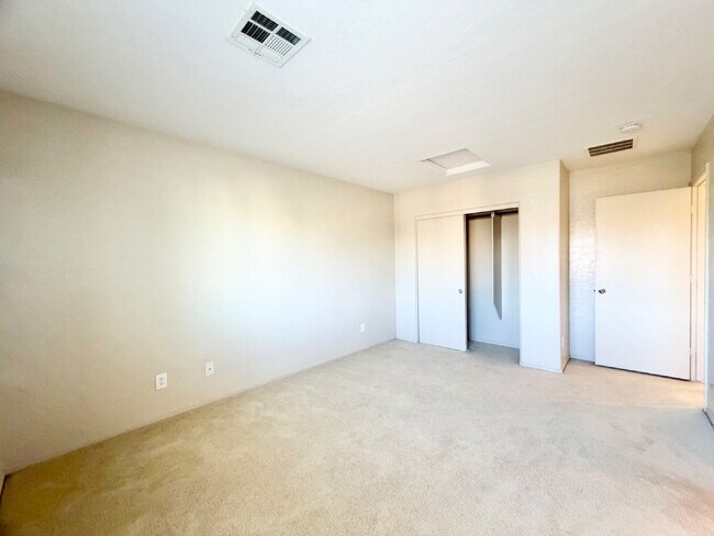 Building Photo - SPACIOUS 3 BEDROOM + LOFT | SILVERSTONE RANCH | GILCREASE ORCHARD VIEWS