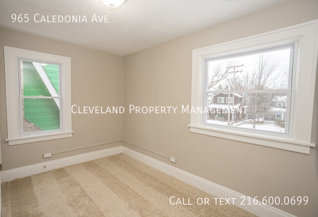 Building Photo - 965 Caledonia Ave