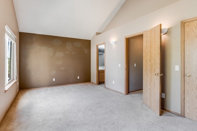 Building Photo - Newly Remodeled 2 Bed, 2.5 Bath Rental Home in Cooper Mountain Beaverton!
