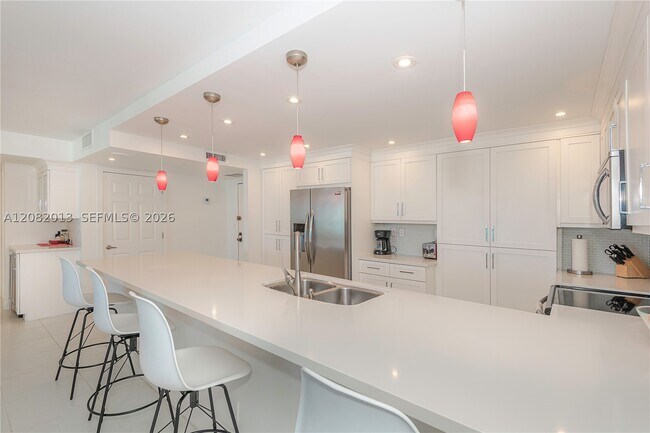 Building Photo - 3800 S Ocean Dr