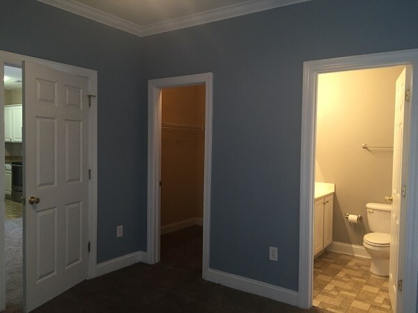 Building Photo - 2065 Silvercrest Dr