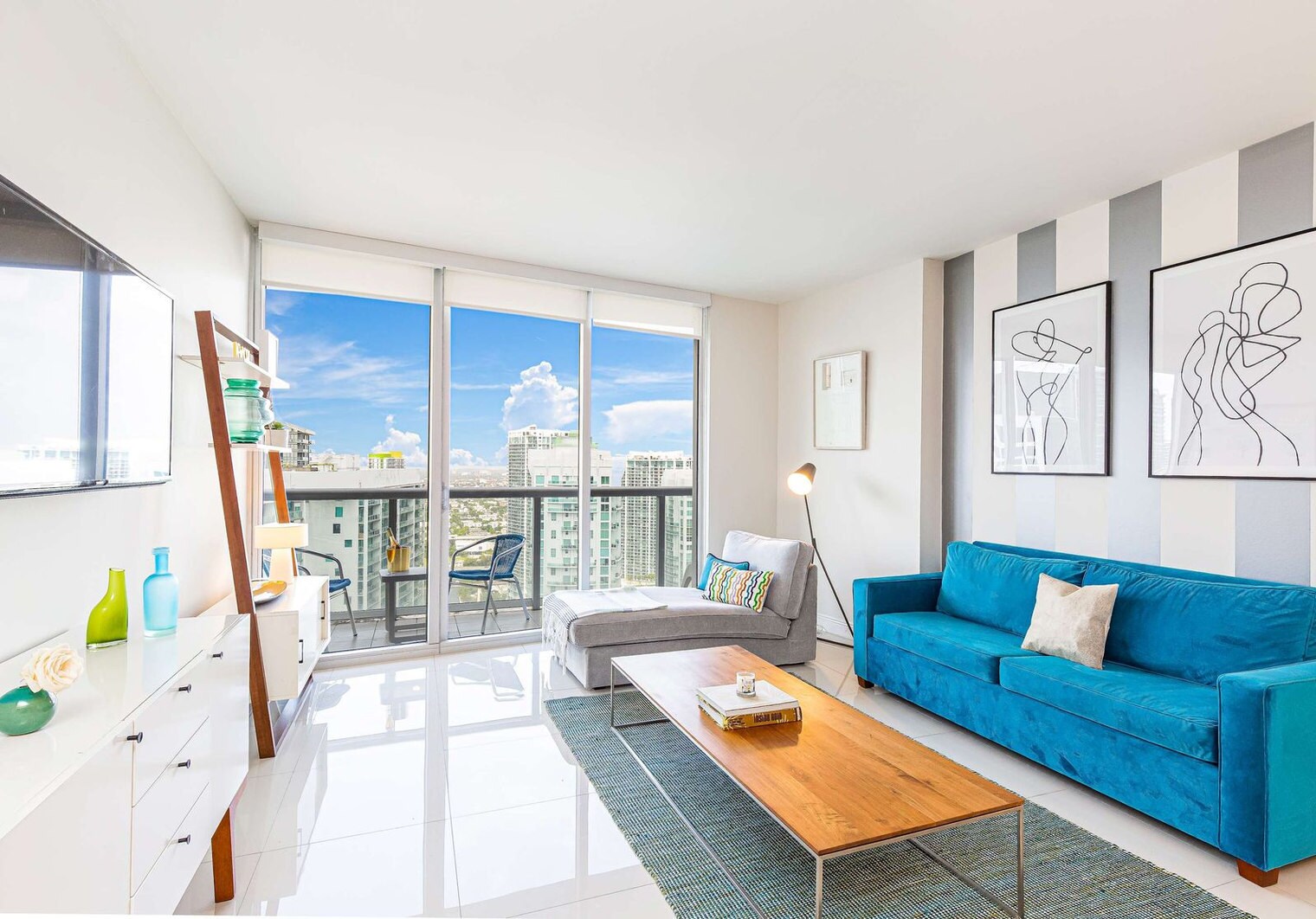 Building Photo - 485 Brickell Ave