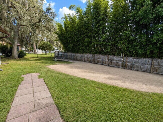 Building Photo - Spacious Orange Park Home with a Large Yard