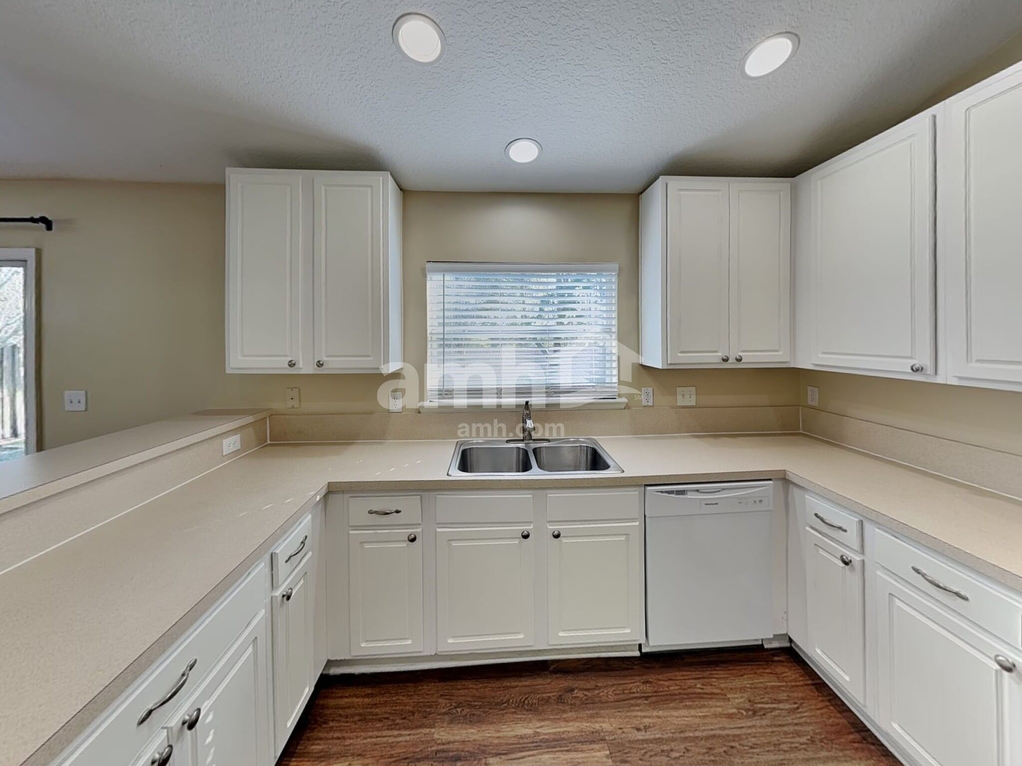 Building Photo - 284 Brantley Harbor Dr