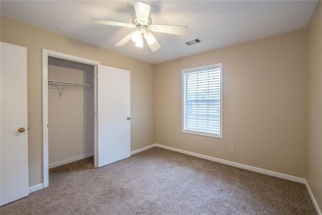 Building Photo - 702 River Rock Psge