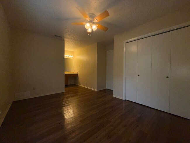 Building Photo - 12812 Tomanet Trail