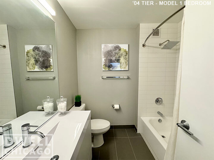 Building Photo - 2600 N Clark St