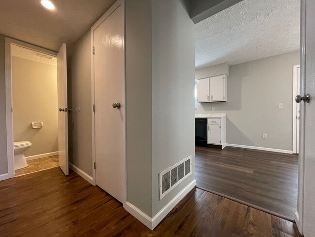 Building Photo - 4821 Lady Jane Ave