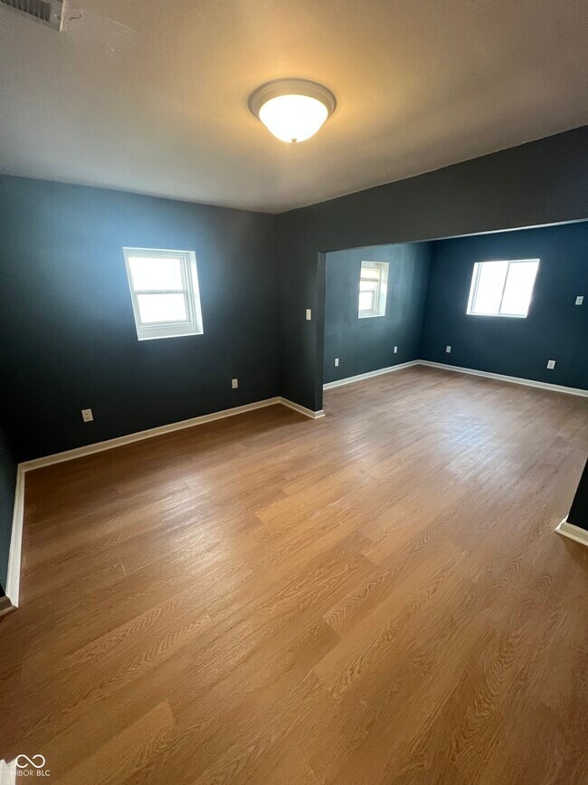 Building Photo - 2532 N Temple Ave