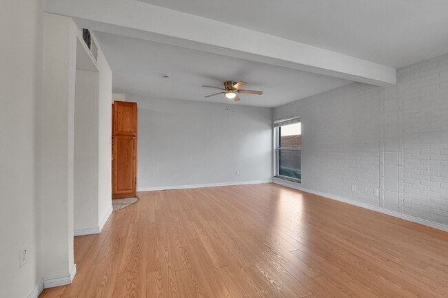 Building Photo - $1,340.95, 2 bed, 1 bath Located in Denver with a washer and dryer + 1/2 off first month rent