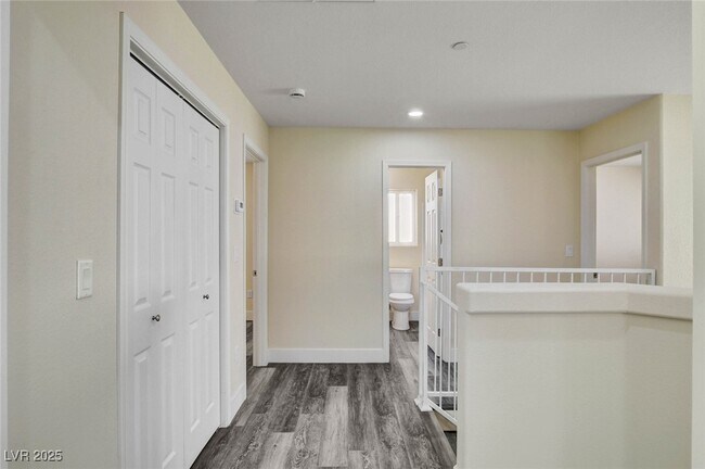 Building Photo - 8824 Cornwall Glen Ave