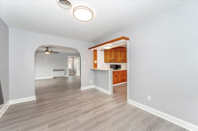 Building Photo - 116-118 Linden Avenue