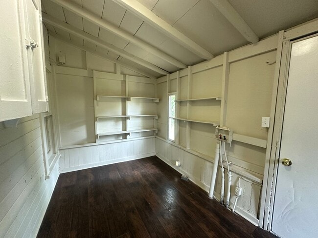 Building Photo - 2112 McKenzie Ave